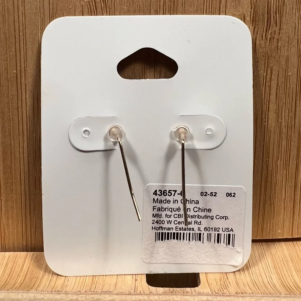 🦋🗝️Collection of Girls' Earrings – NWT – Claire’s✨